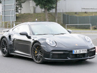 ポルシェ 911「ターボS」新型、エンジン進化で640馬力へ! 画像