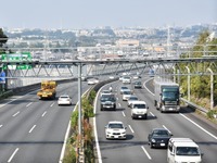 高速道路は日付変更前に料金所入り口を通過すれば8%…あすから消費税10%［新聞ウオッチ］ 画像