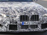 巨大キドニーグリルが露出!BMW M3セダン 新型は 3シリーズ と大きく差別化 画像