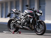 トライアンフ、新エンジン搭載の新型ストリートトリプルRS 発売へ　外観も刷新 画像