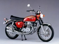誕生60周年を迎えたホンダCBシリーズの開発ストーリーを記した本が登場 画像