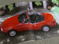 【懐かしのカーカタログ】『ユーノス ロードスター』には“いつもの40km/hとは違う”景色があった 画像