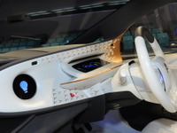 トヨタ『LQ』、JOLEDとデンソー共同開発の有機ELディスプレイを搭載…東京モーターショー2019出品予定 画像
