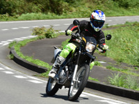 【カワサキ KLX230 試乗】よくぞ出してくれた！ナンバー付き“正統派”オフ車…青木タカオ 画像