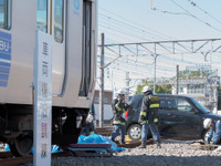 震度6弱の地震が発生、電車と自動車が衝突---西武鉄道が総合復旧訓練を実施 画像