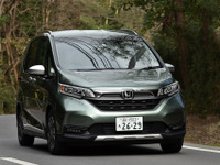 【ホンダ フリード 新型試乗】コンパクトながら十分な車内空間はマジックのよう…島崎七生人 画像