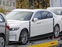 BMW 7シリーズ も完全電動化か、極秘テスト車両を目撃…メルセデスEQSに対抗 画像