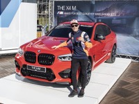 BMW X4 に510馬力の「M」、MotoGP 予選最速のマルク・マルケス選手が獲得 画像