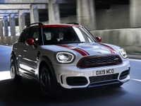 MINI クロスオーバー の頂点、「JCW」に改良新型…ロサンゼルスモーターショー2019に出展へ 画像