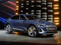 アウディの電動SUV『e-tron』に「スポーツバック」…ロサンゼルスモーターショー2019 画像