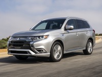 三菱 アウトランダーPHEV 、2020ファミリーグリーンカーオブザイヤー受賞 画像
