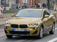 BMW X2、プラグインハイブリッド仕様の画像がリーク！2020年前半デビューか 画像