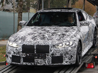 BMW M4クーペ 新型、ついに最終デザインが見えた! 画像