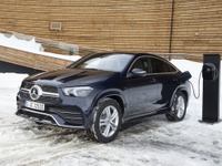 メルセデスベンツ GLEクーペ 新型にPHV、燃費は90.9km/リットル…欧州発表 画像