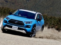 話題のトヨタ RAV4 をさらに引き立てるアルミホイール 4モデル装着 画像