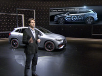 メルセデスベンツ GLA 新型にEV、『EQA』…間もなく発表へ 画像