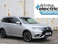 三菱 アウトランダー PHEV に「ベスト・ユーズド・プラグインハイブリッド賞」 英誌 画像