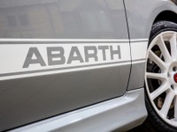 アバルト オーナー限定、愛車に貼る自分だけのデカールを無償作成…ブランド70周年 画像