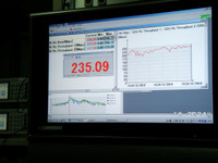 【神尾寿のアンプラグド特別編】モバイルで200Mbpsオーバー!! ドコモがスーパー3Gを初公開…前編 画像