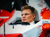 【トヨタF1ドリーム】2002年型発表…ミカ・サロ「30年以上のキャリア」……ん? 画像