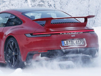ポルシェ 911 に「GT3」風のウィング、これが新「エアロパッケージ」だ! 画像