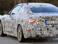 BMW 4シリーズクーペ 新型、初公開は3月のジュネーブか…新形状ライトを確認 画像