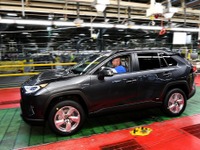 トヨタ、電動車の米国現地生産を拡大… RAV4ハイブリッド 新型を生産開始 画像
