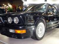 BBSが50年の歴史を新旧BMW M5で比較、名作RSと新作RE-V7も…東京オートサロン2020 画像