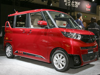 三菱の新型スーパーハイト軽自動車『eKクロス スペース』、『eKスペース』、ステージの反応…東京オートサロン2020 画像