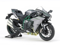 タミヤ、「カワサキ Ninja H2 CARBON」1/12スケールモデル発売へ 画像