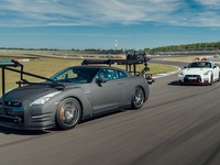 「GT-R NISMO」を撮影できるのは「GT-R」だけ、究極のカメラカーが話題［動画］ 画像