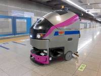 ロボット床面洗浄機「京王ライナー」モデル、新宿駅に導入 画像
