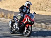 【ホンダ ADV150 試乗】“格好だけSUV”は通用しない!スクーターにも本気の走破性…青木タカオ 画像