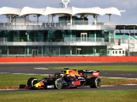 【F1】レッドブル・ホンダの2020年型マシン「RB16」が発進 画像
