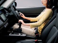 【ホンダ フィット 新型】障がい者向け運転補助装置「テックマチックシステム」発売へ 画像