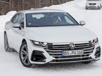 VW最強の4ドアクーペ誕生へ…『アルテオン』初の「R」は新開発V6で400馬力!? 画像