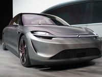 ソニー初の自動車『VISION-S』、2020年度中の公道走行テストを目指す［動画］ 画像