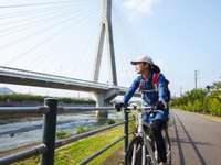 自転車ロードサービス、要請理由の4割超は「後輪パンク」 au損保調べ 画像