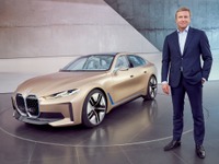 BMW、コンセプト i4 発表…縦長キドニーグリル採用の次世代EV［動画］ 画像