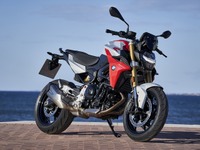 【BMW F900R 海外試乗】4輪BMWを思わせる機能性と、驚きのコスパ…佐川健太郎 画像