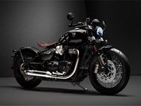 トライアンフ、世界750台限定の「ボバーTFC」を3月27日発売　238万9000円 画像