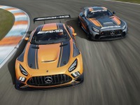 メルセデスAMG GT、「GT4」レーサーに改良新型…戦闘力向上 画像