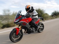 【BMW F900XR 海外試乗】アドベンチャーのDNAを持つ快適スポーツツアラー…佐川健太郎 画像