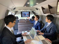 「ムービングオフィスカー」レンタル開始へ、ラウンジソファや大型モニタ搭載 画像