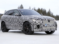 ジャガー最強のSUV『F-PACE SVR』初の大幅改良へ…BMW製エンジン搭載で年内にも登場か 画像