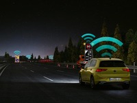 VW ゴルフ 新型の「Car2X」通信、先進安全技術賞を受賞…ユーロNCAP 画像