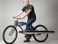 ジェットエンジン付き自転車、販売中 画像