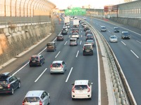 高速道路で渋滞、20km以上なら迂回ルートを検討 ホンダアクセス調べ 画像