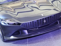 【フェラーリ ローマ】イブニングドレスに身を包んだF1マシン 画像
