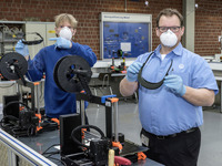 VWとPSAとジャガー・ランドローバー、3Dプリンターでフェイスシールド生産…新型コロナ対策を支援 画像